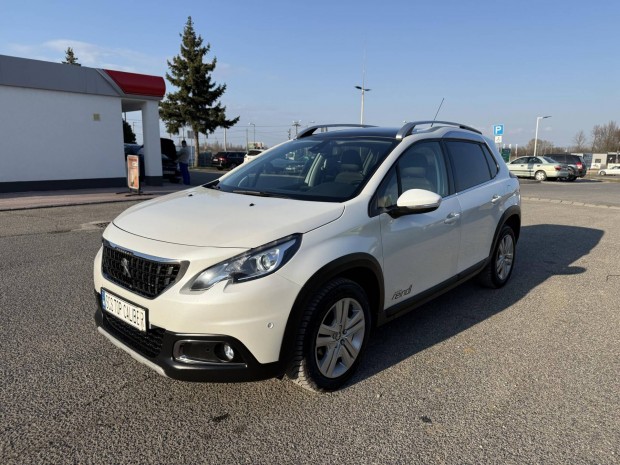 Peugeot 2008 1.6 Bluehdi Style panor�matet�. fu...