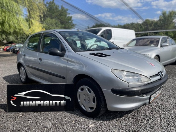 Peugeot 206 1.1 Aranyos kiskocsi mindennapi has...
