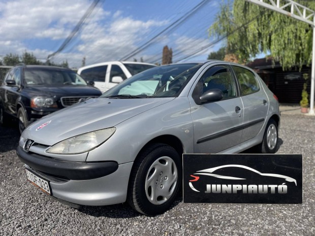 Peugeot 206 1.1 Aranyos kiskocsi mindennapi has...