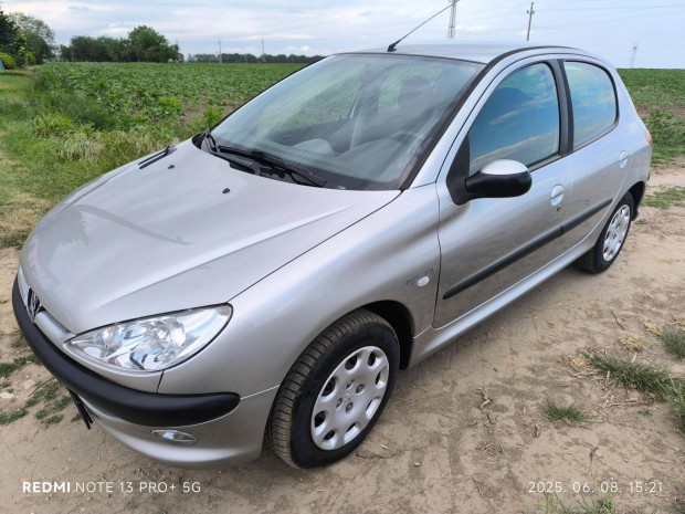 Peugeot 206 1.1 Klíma, Szervókormány
