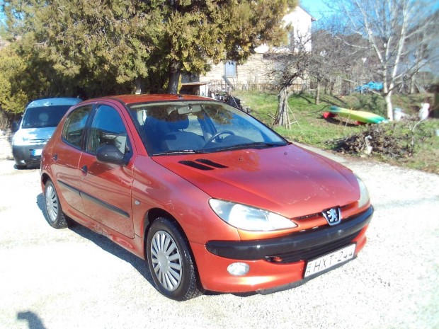 Peugeot 206 1.1 Presence 1.5-v mszakival j m...