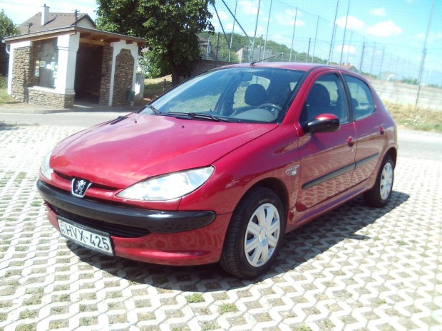 Peugeot 206 1.1 Profil Jó motorral.5l-es fogyas...