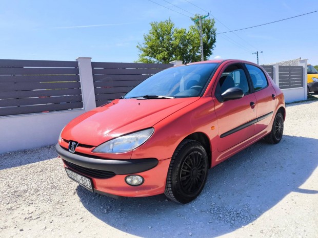 Peugeot 206 1.1 XR 2 év vizsga! Csere-beszámítás!