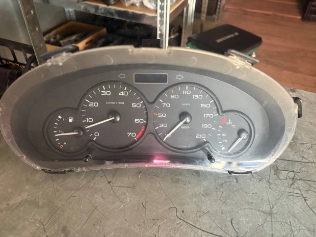 Peugeot 206 1.1 benzin óracsoport