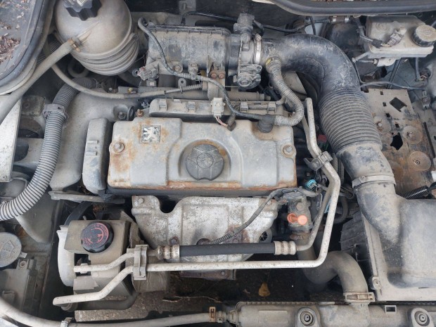 Peugeot 206 1.1 komplett motor Hfx