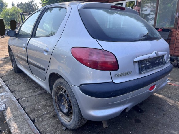 Peugeot 206 1.4HDI (2002) 8HX Alkatrszek #M2767