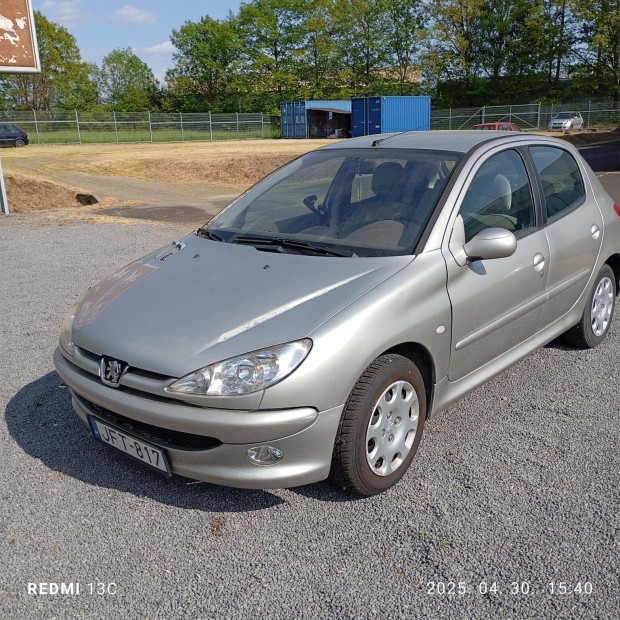 Peugeot 206 1.4 16V Premium Automata váltóval