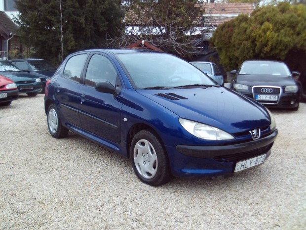 Peugeot 206 1.4 Color Line Kevs kilomterrel.j...