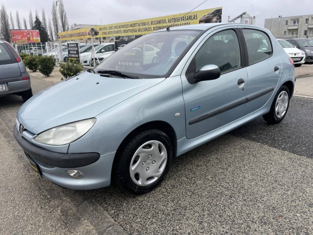 Peugeot 206 1.4 Mistral Moi! Szervizknyv! Megk...