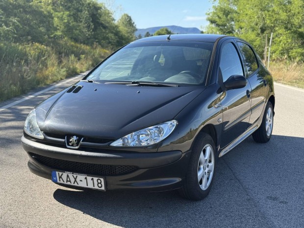 Peugeot 206 1.4 Premium Magyarországi. Jéghideg...