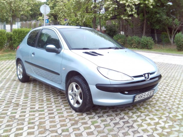 Peugeot 206 1.4 Presence klímával.könnyűfémfeln...