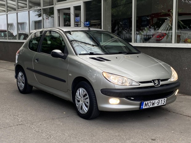 Peugeot 206 1.4 Trendy Plus Klíma
