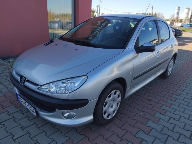 Peugeot 206 1.4 Urban Plus kitünő állapot! 7600...