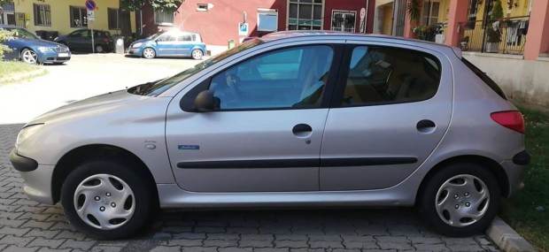 Peugeot 206 1.4-es benzin