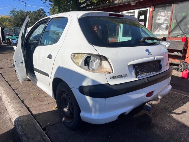 Peugeot 206 1.4i (2007) KFW Alkatrészek #M3229