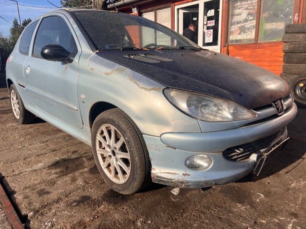 Peugeot 206 2.0i (2000) RFR10LH Alkatrszek #M1825