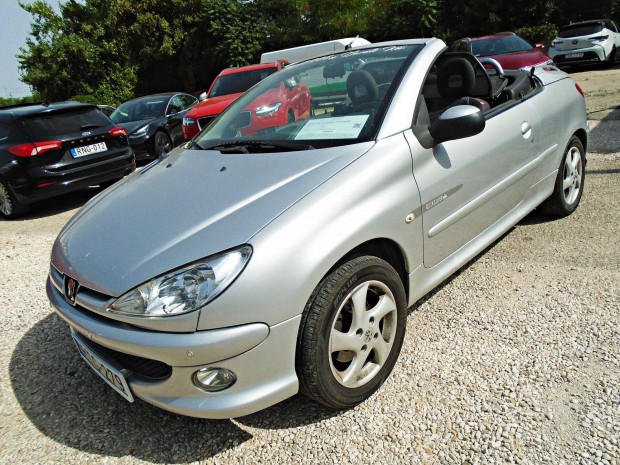 Peugeot 206 CC 1.6 Vezetett Szervizkönyv!