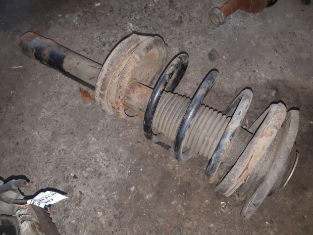 Peugeot 206 Els� Leng�scsillap�t� + Rug�