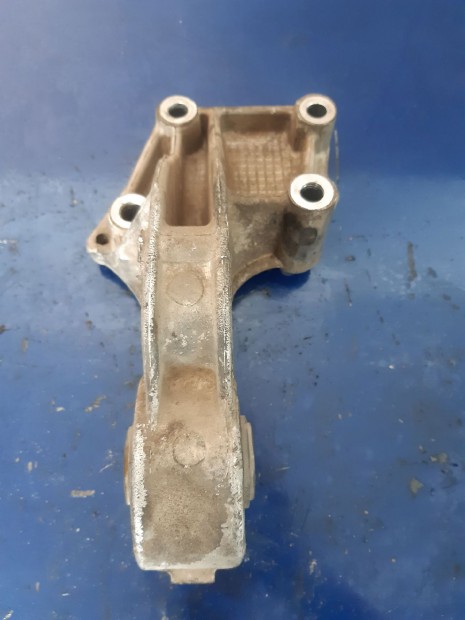 Peugeot 206 Féltengely Tartó Bak