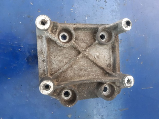 Peugeot 206 Kl�ma Kompresszor Tart� Konzol