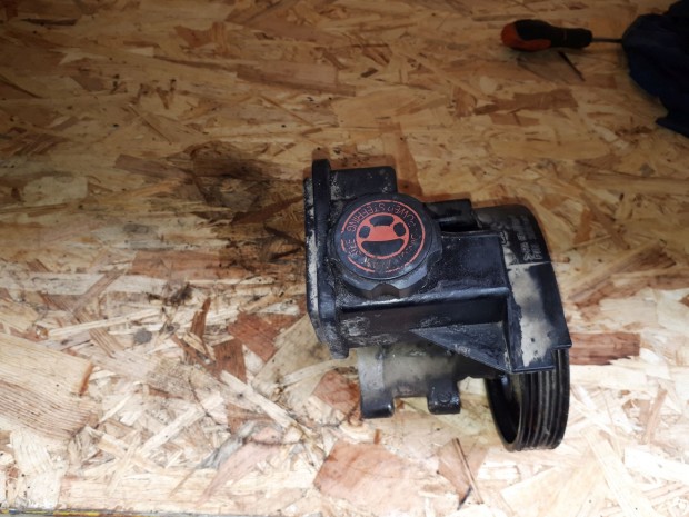 Peugeot 206 Korm�nyszerv� Szivatty� + Szerv� Tart�ly