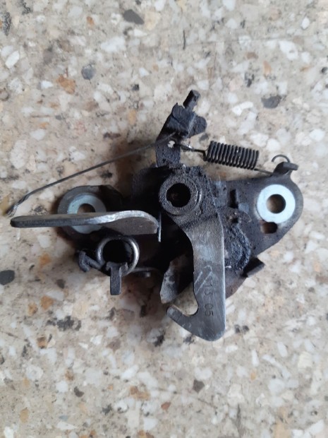 Peugeot 206 Motorh�ztet� Z�rszerkezet