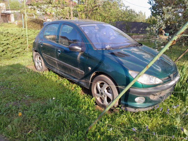 Peugeot 206 alkatrsznek egyben