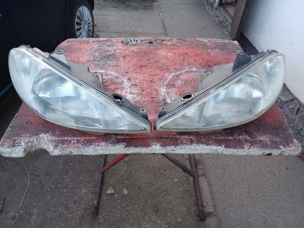 Peugeot 206 f�nysz�r� p�rban H4