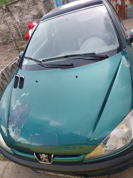 Peugeot 206 ferdehátú napfenytetős
