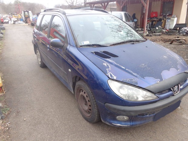 Peugeot 206 kombi első szélvédő