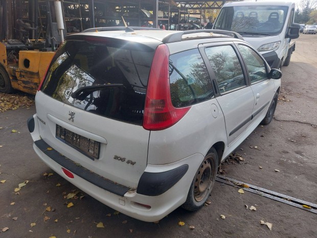 Peugeot 206 kombi karosszéria elemei