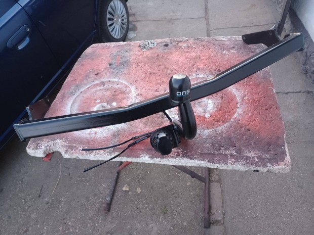 Peugeot 206 �jszer� von�horog