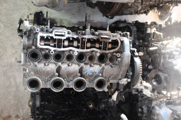 Peugeot 207 06-09 1.6D Fűzött blokk hengerfejjel 9H02