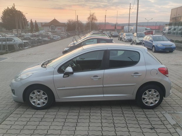 Peugeot 207 1.4 VTi Active 141000km klima 1tulaj