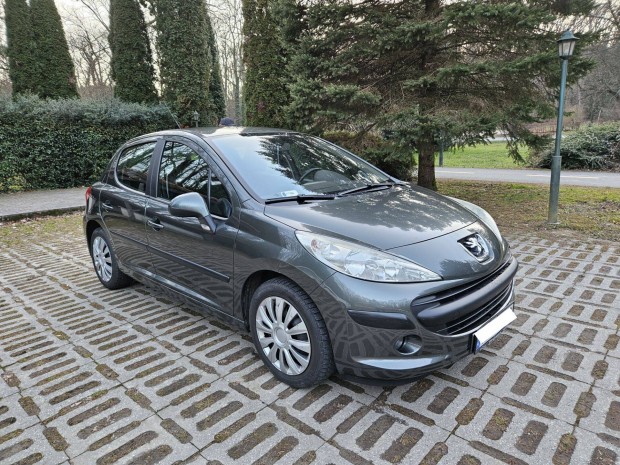 Peugeot 207 1.6 HDi Premium 1. tulajdonos, garzsban tartott