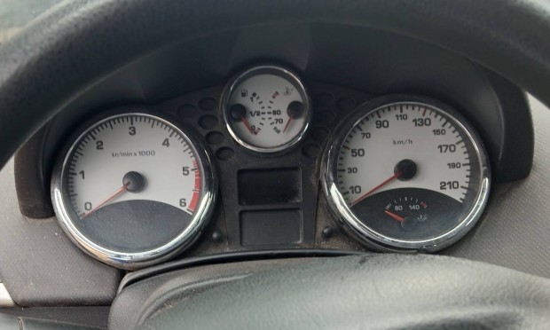 Peugeot 207 1.6 hdi 110 Óracsoport