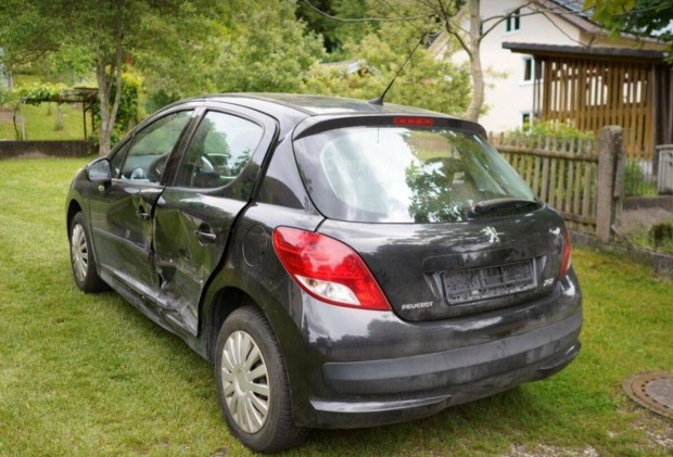 Peugeot 207 2010 1.4 német papíros bontott jármű egyben