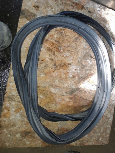 Peugeot 207 Csomagt�rajt� Gumik�der