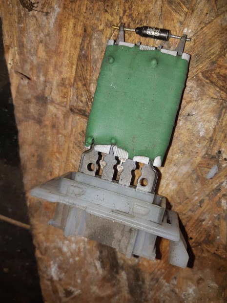 Peugeot 207 F�t�s Ellen�ll�s