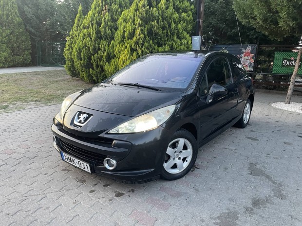 Peugeot 207. 