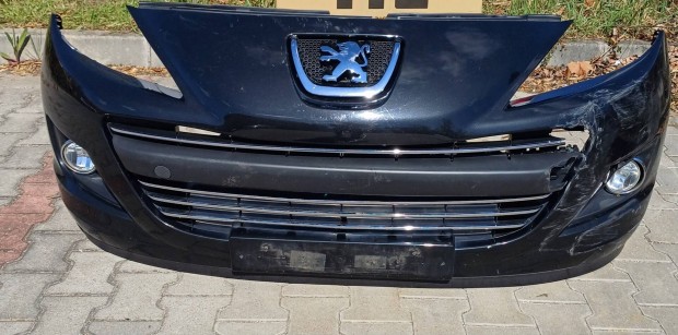 Peugeot 207 sérült első lökhárító