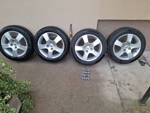 Peugeot 207-es gy�ri alufelni 