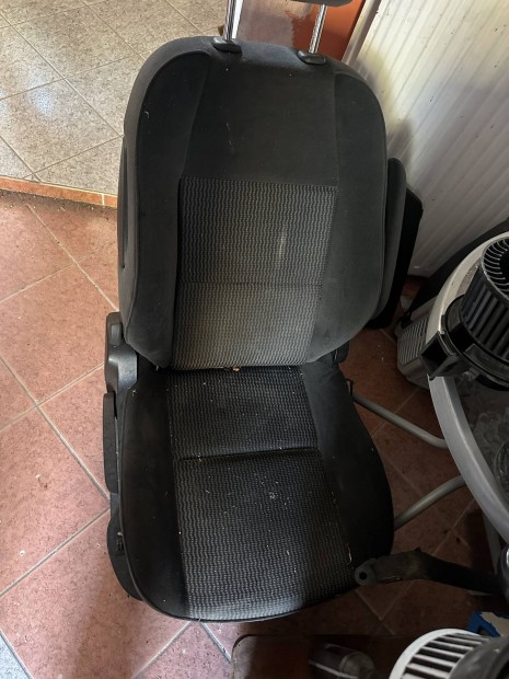 Peugeot 207 fthet els lsek eladok . 