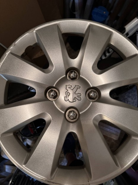 Peugeot 207 gyári dísztárcsa 15" eladó