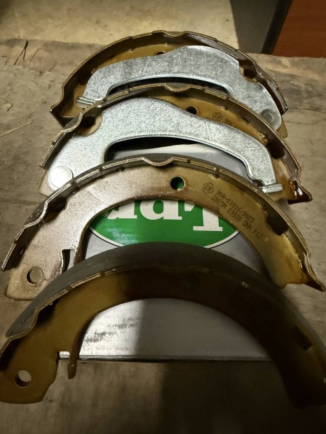 Peugeot 207 h�ts� f�kpofa k�szlet