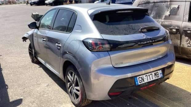 Peugeot 208 1.2 Puretech Allure Törött érvényes...