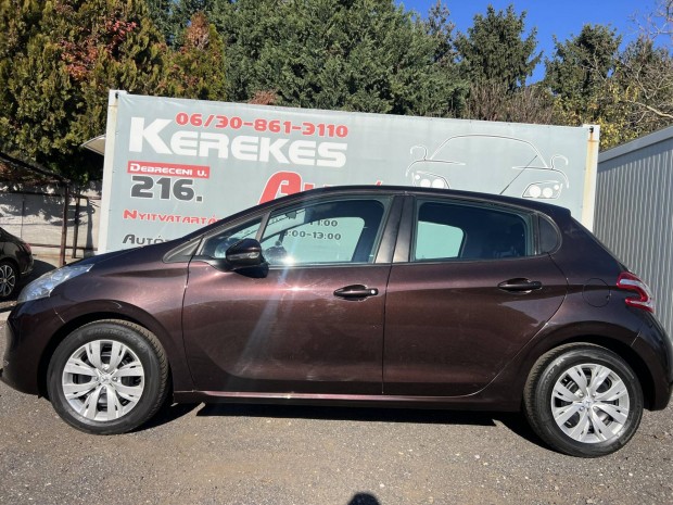 Peugeot 208 1.2 VTi Puretech Allure Tolatradar...