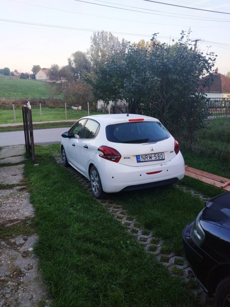 Peugeot 208 1.6 HDI. 2016.