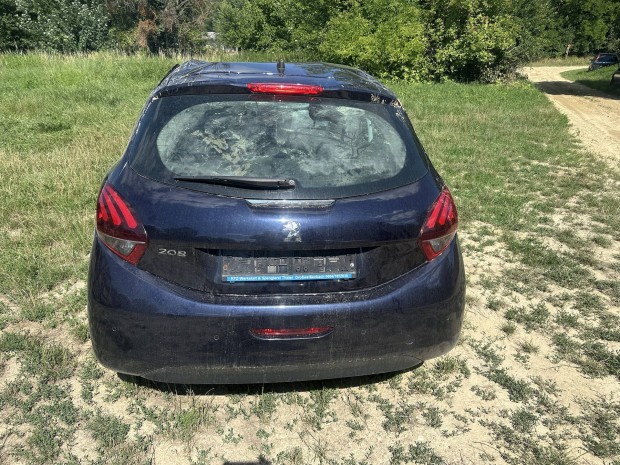Peugeot 208 2019 1.2 (110 le ) alkatrészek eladok.