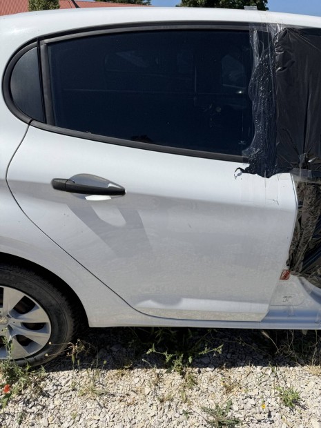 Peugeot 208 ajtk